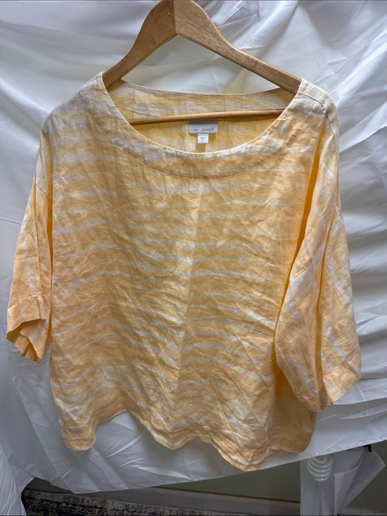 Pure Jill Tops - Relaxed Short-Sleeve Linen Top in Soft Yellow Stripe